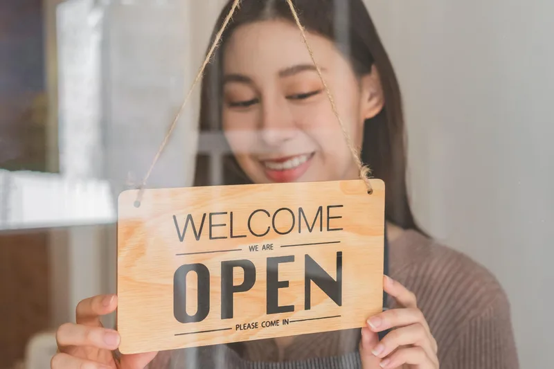 社群小編代操和店家自己經營粉專的差別在哪？兩種社群經營方式比較